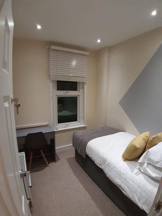 27 Martin Terrace, Leeds photo 2