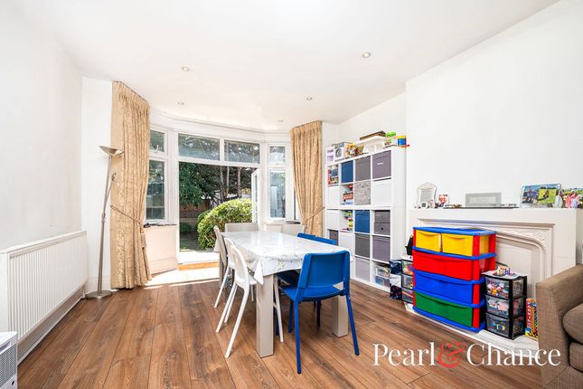 38, Hoop Lane, London photo 2