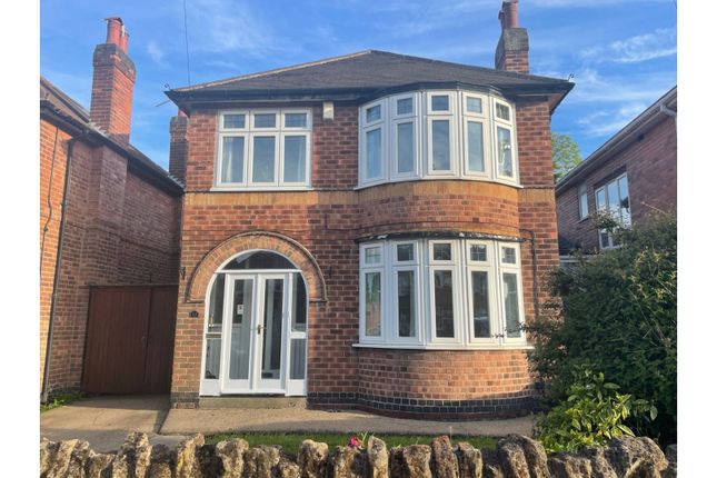 3 bed detached house for sale in Hollinwell Avenue, Wollaton, Nottingham NG8