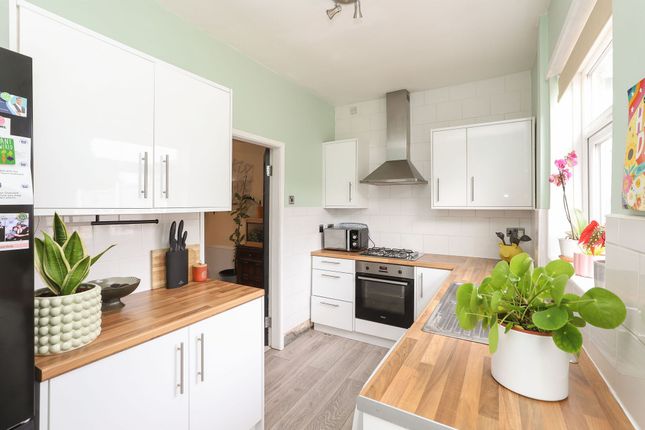 5 Sherwood Street, Chesterfield photo 4