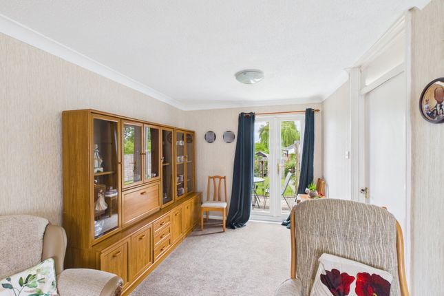 2, Thomas Young Close, Stowmarket photo 4