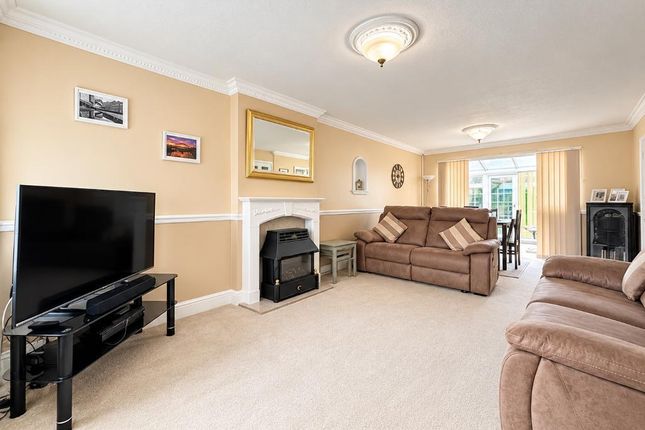 6, Ramsgreave Close, Bury photo 2
