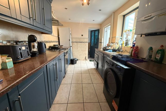 Danesbury Road, Feltham photo 4