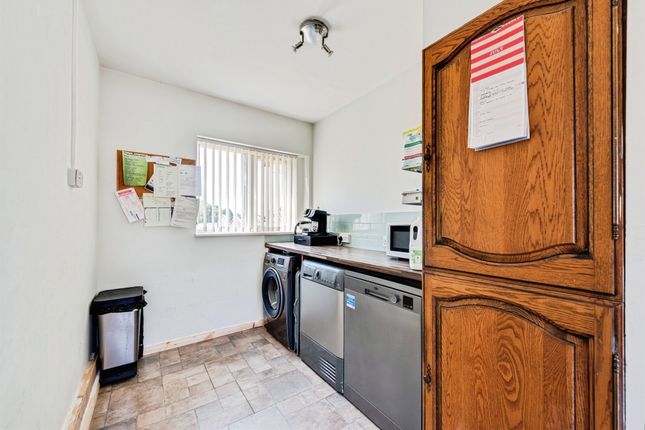 56, Abbey View Road, Swindon photo 4