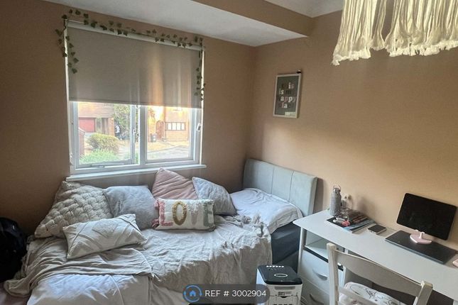 Turners Meadow Way, Beckenham photo 3