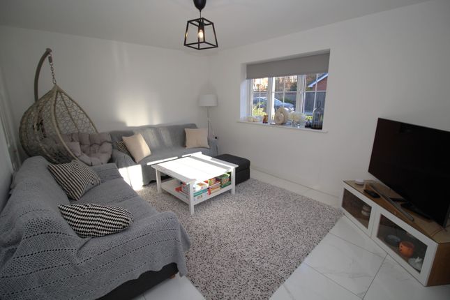 3, Whiteside Close, Salford photo 5