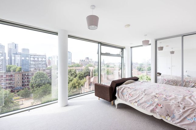 Flat to rent in Palm House, Vauxhall, London
