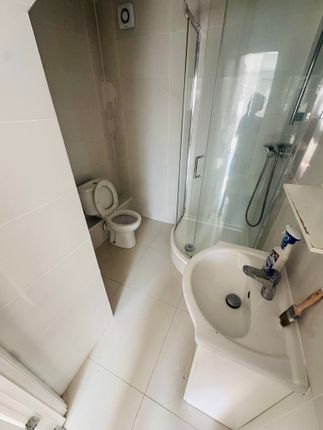 40A, Durban Road East, Watford photo 2