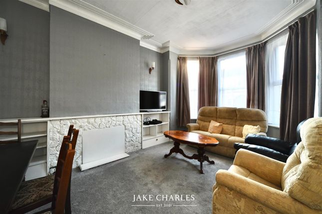 35, Sylvan Avenue, London photo 4