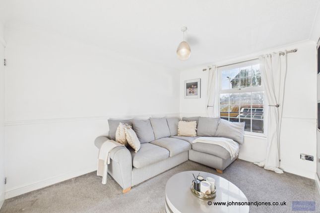 14, Ecton Road, Addlestone photo 3