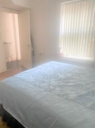 52c, Truro Road, London photo 5