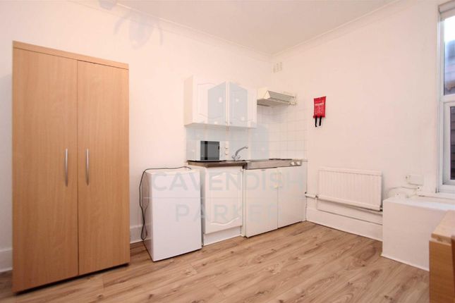 Studio to rent in Princes Avenue, Muswell Hill, London