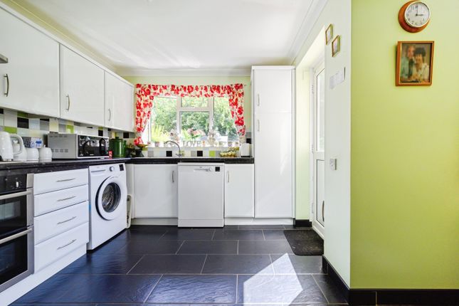 38, Tebourba Drive, Hampshire photo 4