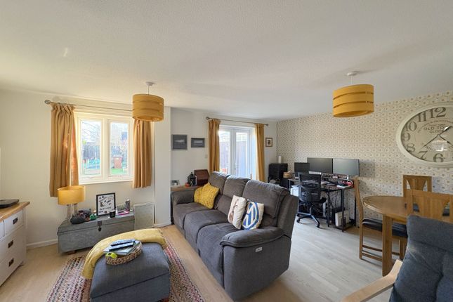 20 Sallis Close, Northway, Tewkesbury photo 2