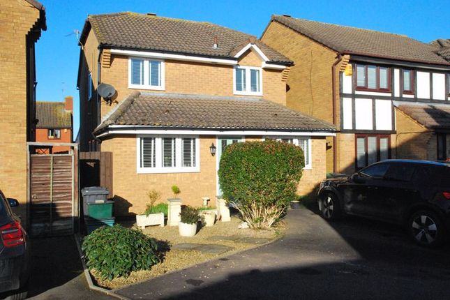 Thumbnail Detached house for sale in Foxleigh Crescent, Longlevens, Gloucester