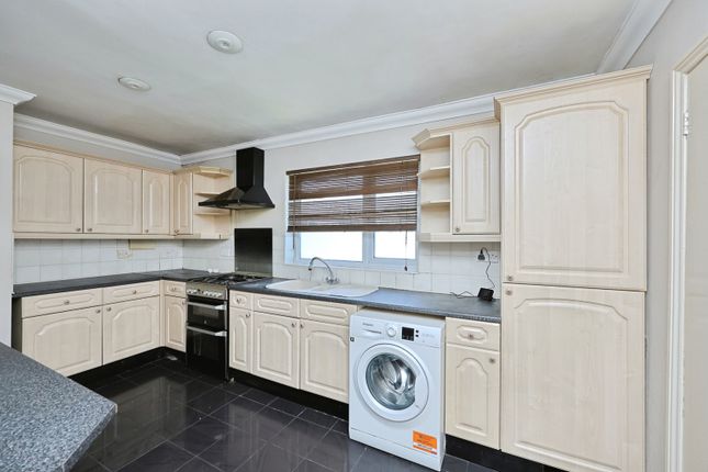 47, Watson Grove, Norfolk photo 3