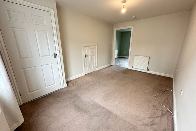 10 Oak Moor Drive, Launceston, Cornwall photo 3