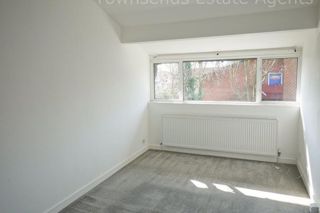 Terraced house to rent in Bennett Close, Northwood