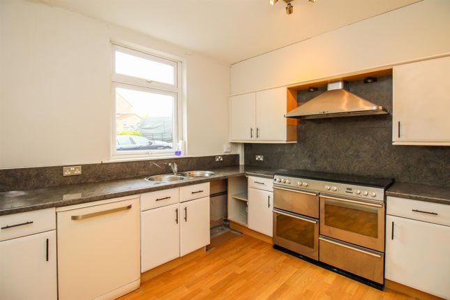 5, Runtlings Lane, Ossett photo 2