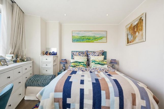 Flat 1804, London photo 4