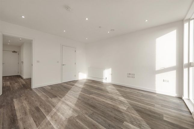 Flat for sale in Copeland Road, London