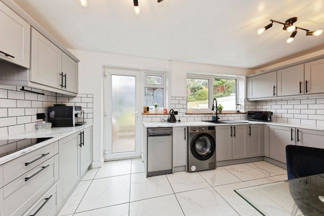 35, Sleigh Road, Canterbury photo 4