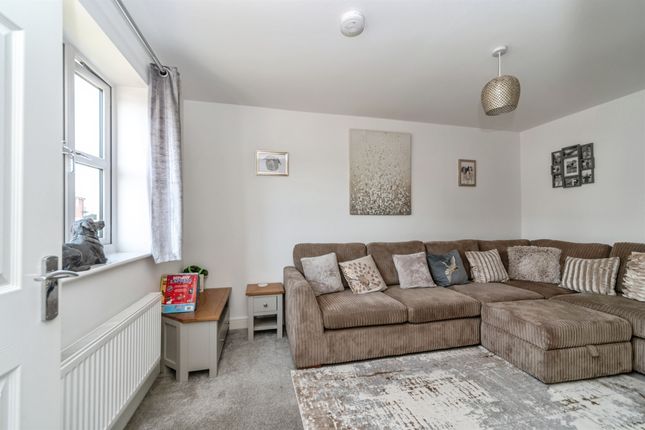 10, Conifer Way, SHEFFORD photo 3