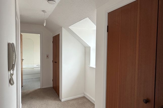 Flat 12, Taunton photo 4
