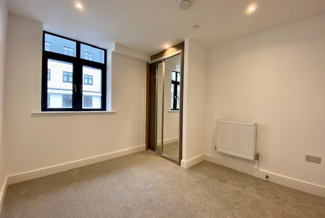 Flat to rent in Cambridge Place, Aylesbury