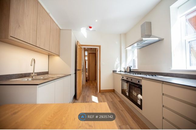81, The Crescent, Eastleigh, Hampshire, SO50 photo 5
