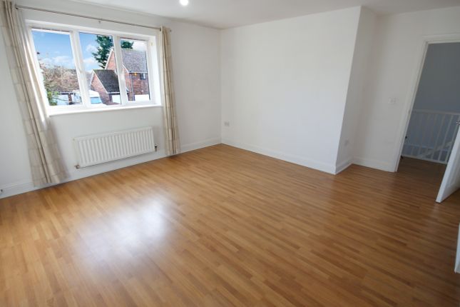 Maisonette for sale in Woodhead Drive, Cambridge