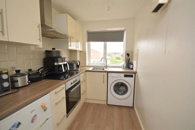 Flat 173, Mountbatten Court, Mountb,, Braintree, Essex photo 4