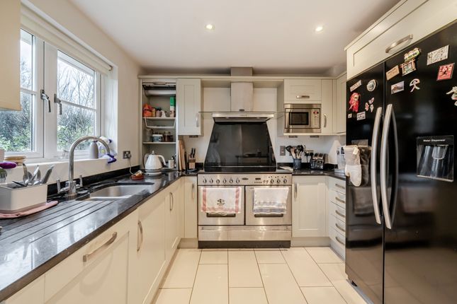 1, Orchard End, Newbury photo 3