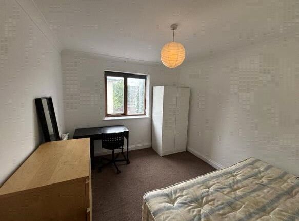 Flat 12, Oakley House,, Court Road, Hampshire photo 3