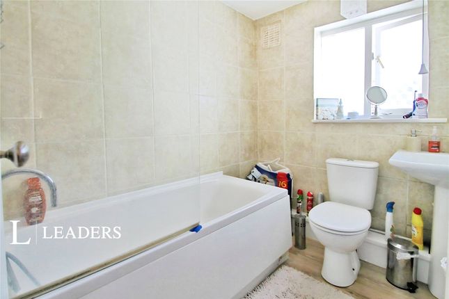 Flat 3, 17, Western Place, West Sussex photo 4