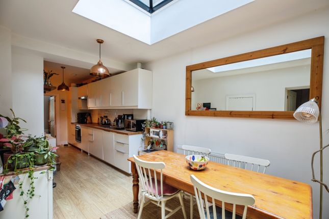 64a, Surrey Square, London photo 4