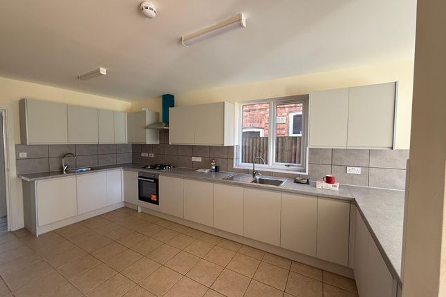 Room 6,30 Hindes Road, Harrow photo 5