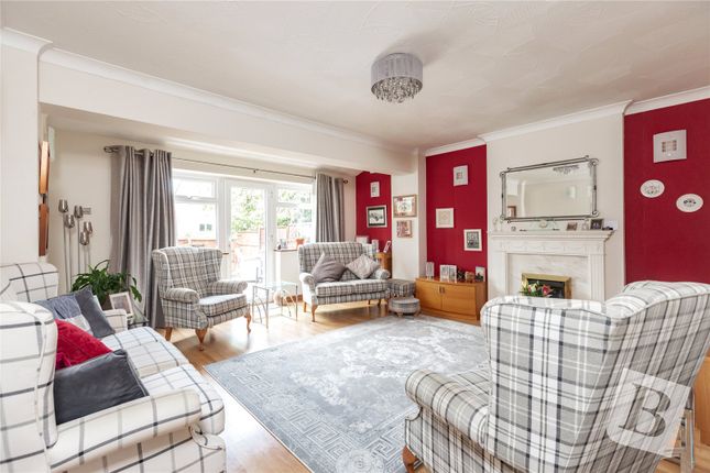 32, Roseberry Avenue, Basildon photo 3