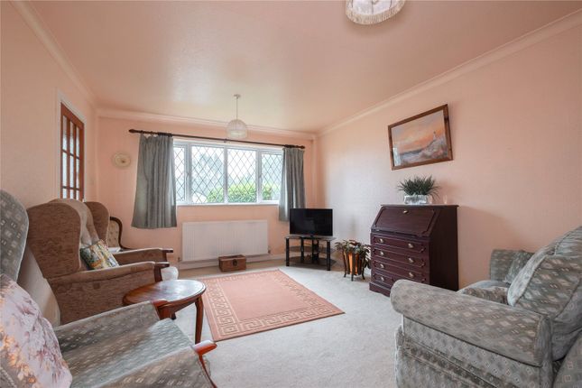 25, Netherlea Drive, Holmfirth photo 3