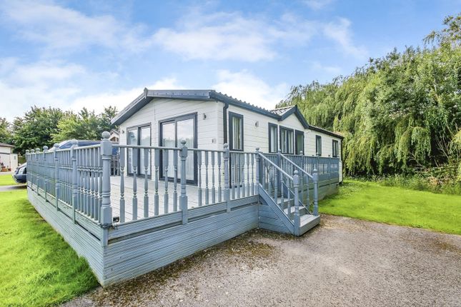 2-bed caravan on 14, Carnoustie Court, Kirkgate, Wisbech, £100,000