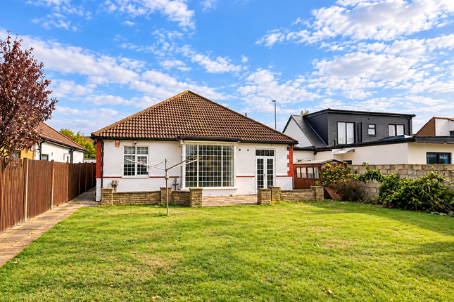 167 Woodford Avenue, Ilford photo 2
