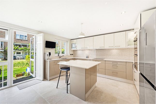 56, Chiswick Staithe, London photo 2