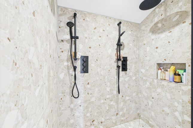 En Suite 1