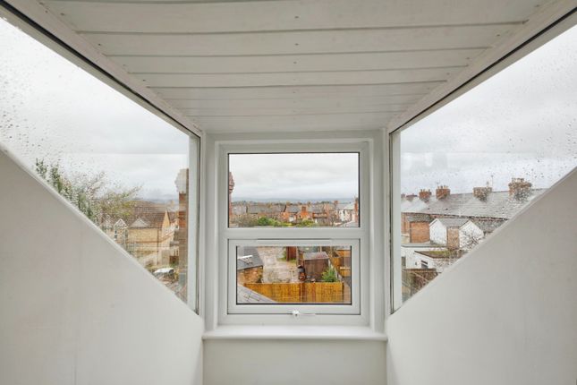 End terrace house for sale in Greenway Road, Taunton