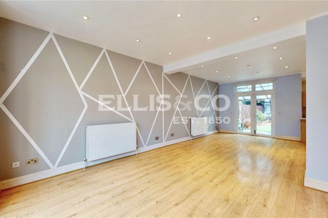 18, Waverley Avenue, Wembley photo 2