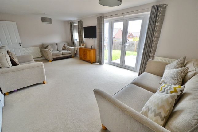 Detached house for sale in Sunset Way, Evesham