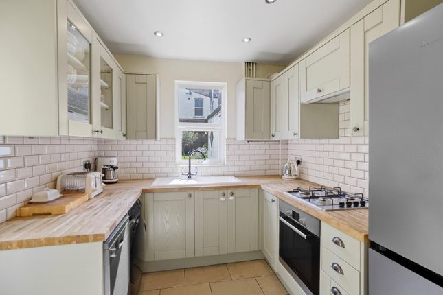 29, Highclere Street, London photo 4