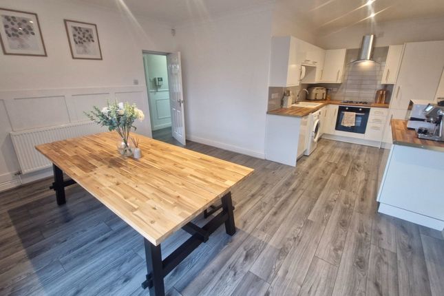 Deyes Court, Maghull photo 3