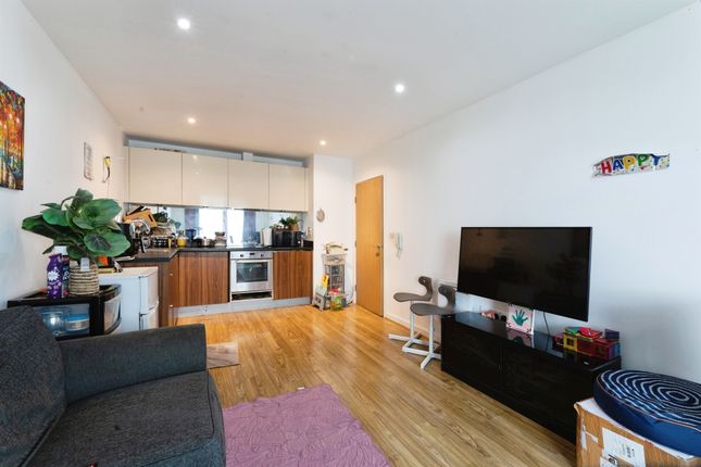 Flat 424, Cutmore, Ropeworks, 1, Arboretum Place, Barking photo 2
