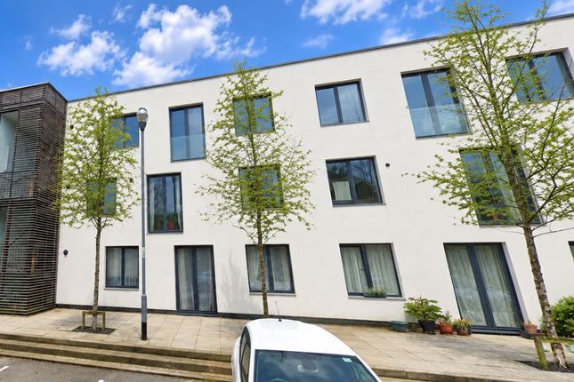 1-bed flat on Flat 10 Bradwell Court, Godstone Road, Whyteleafe, Surrey, CR3 0GJ, £120,000